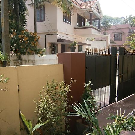 Lazar Residency Homestay Kochi Exterior photo